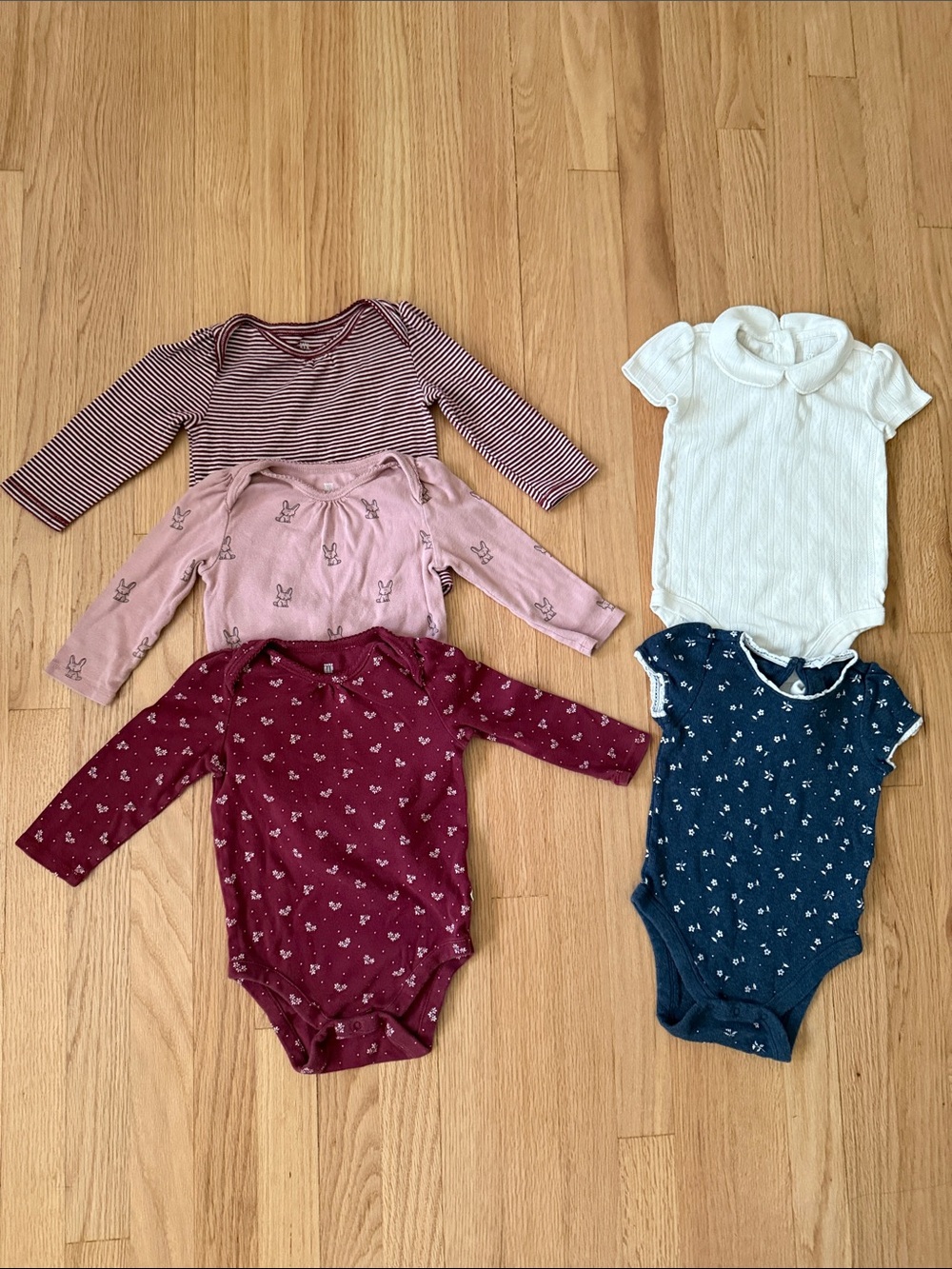 GAP organic cotton/cotton Bodysuit bundle of long and short sleeves